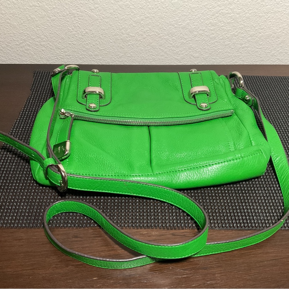 B makowsky Green Super soft Leather cross bag purse